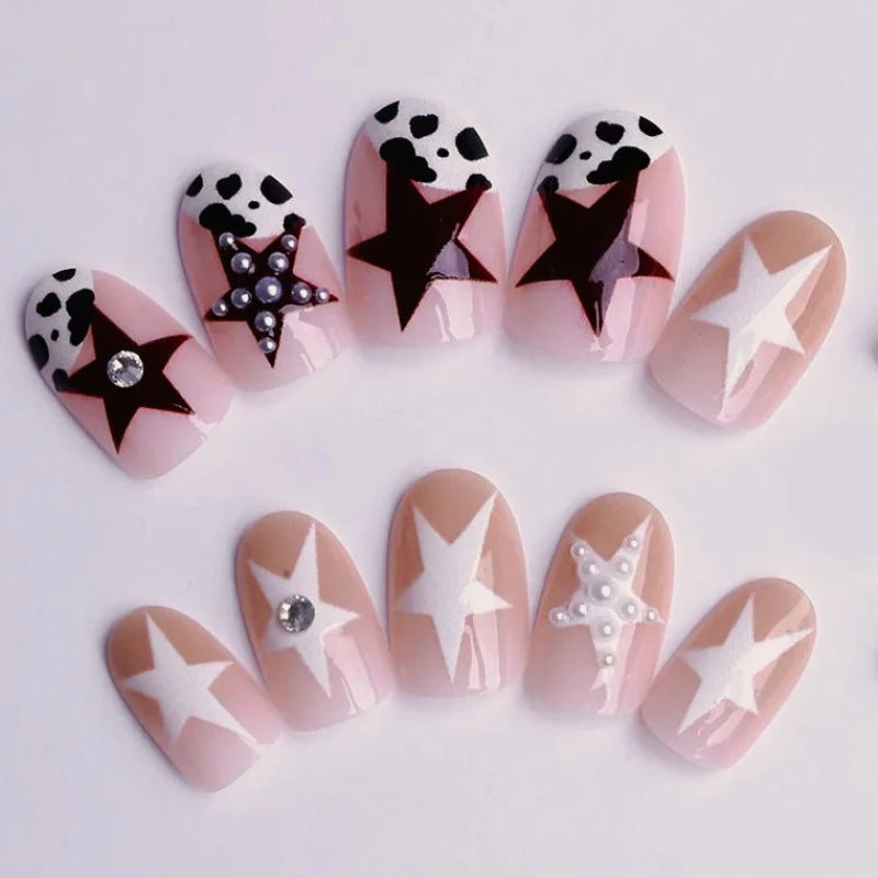

24PCS Brown Cow Pattern False Nails Red Five Pointed Star Design Press on False Nails Wearable Removable Fake Nails for Women 네일
