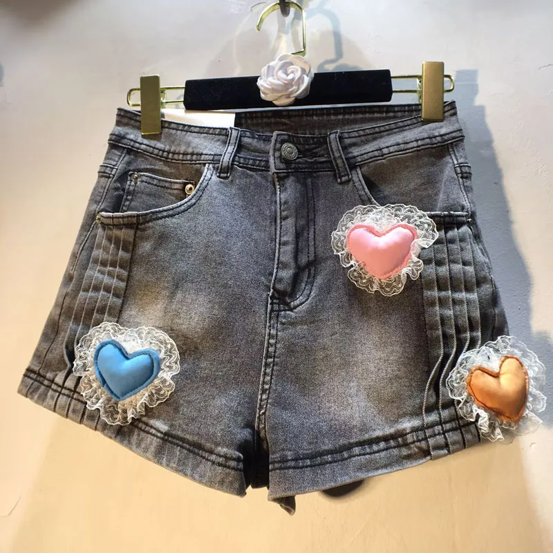 2025 Summer New Style Patchwork Three-Dimensional Heart High-Waisted Slimming Elastic Pleated Denim Shorts for Women