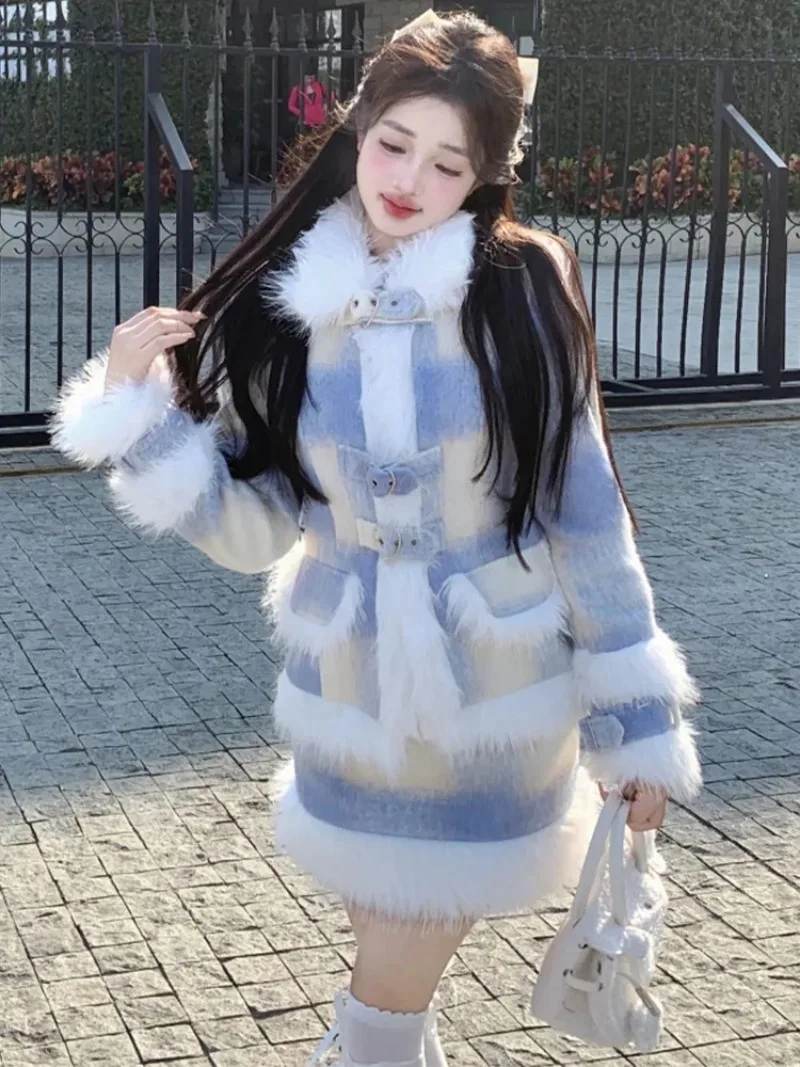 

Korean Fashion Fit Plaid Cotton Jacket with White Fur Collar for Women's Winter New Contrasting A-line Skirt Two-piece Set