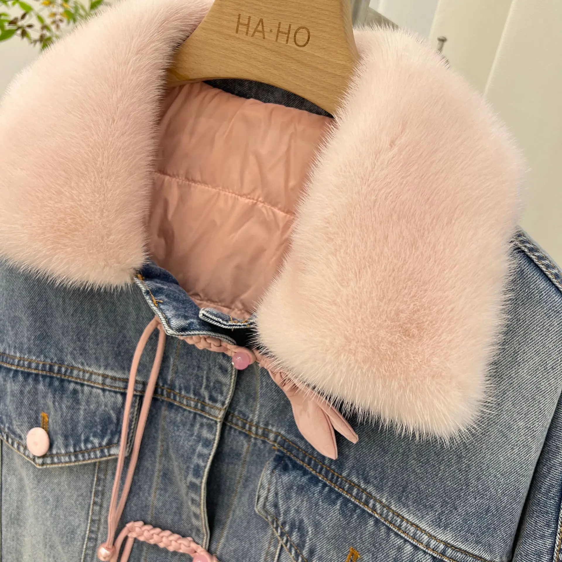 Autumn and Winter New Fur Coat Women's Short Mink Neck Denim Coat Goose Down Coat Inner Tank Young Style 2023