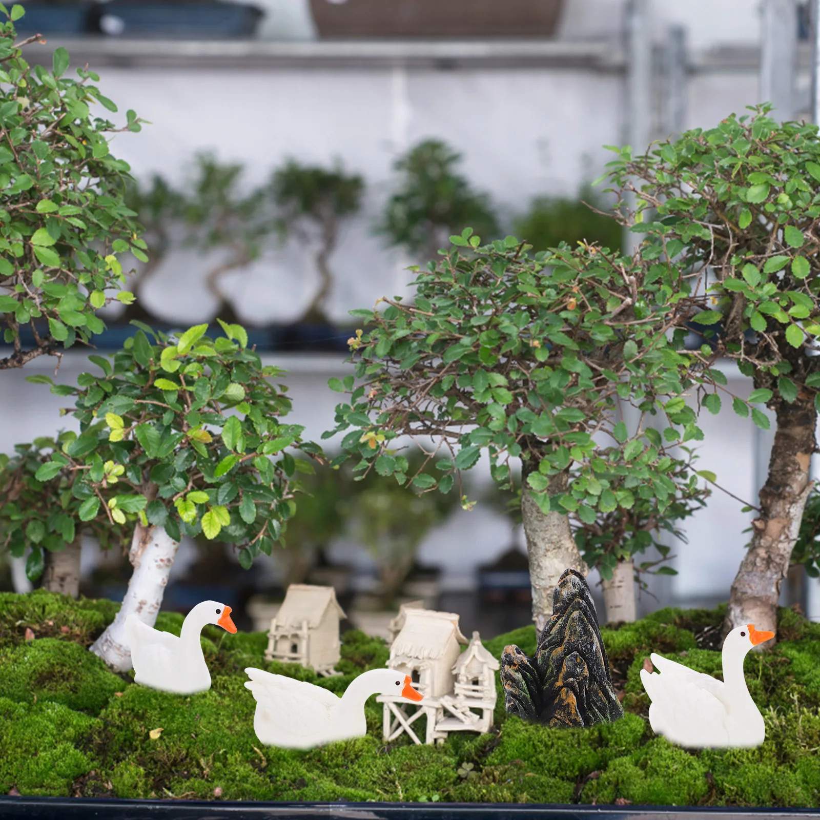 

1 set White Goose Statues for Garden Grass Mountain Decor Miniatures Figurines Yard Lawn Durable Lightweight Portable Resin