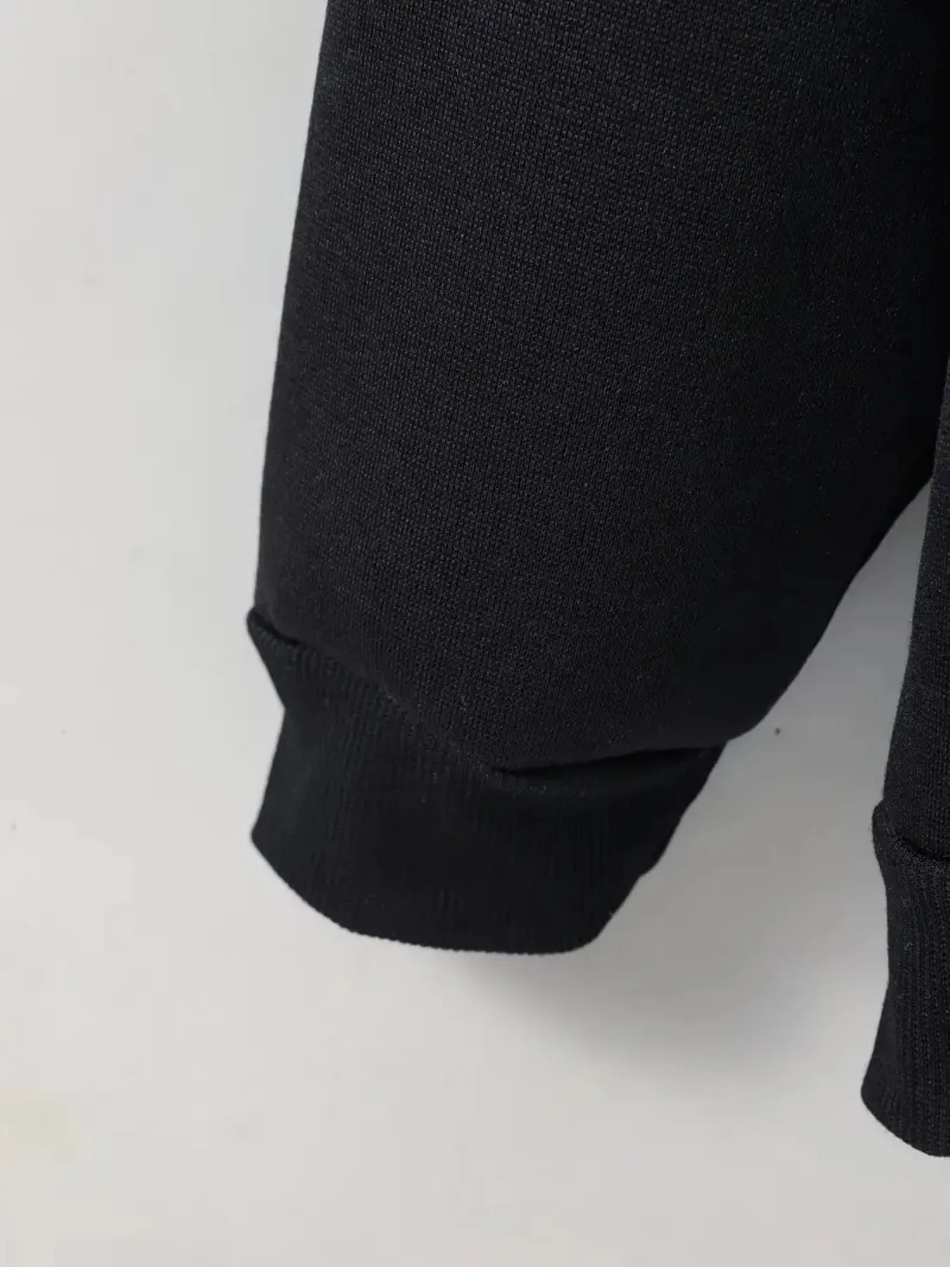 سويت شيرت بغطاء للرأس برسومات هيكل عظمي ناري من Misfits على طراز الشارع، بلوفر مريح مع تصميم جمجمة لهب نابض بالحياة