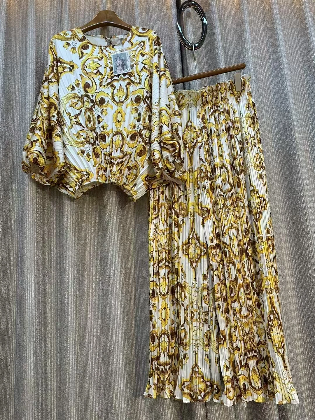 

New 2-Piece Set Vintage Print Top and Wide Leg Pants For Women Elegant Pleated Suits Female Casual Fashion Spring Summer 2025