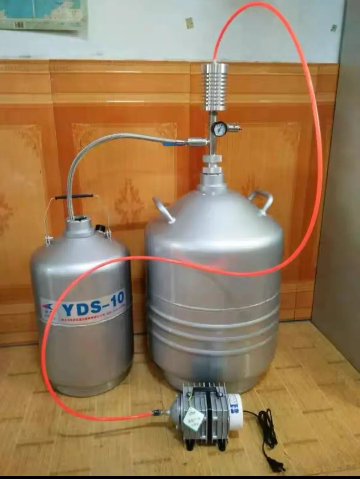 1/1.5M Liquid Nitrogen Self-pressurization The Foot Steps Type Liquid Nitrogen  Liquid Nitrogen hand  Electric