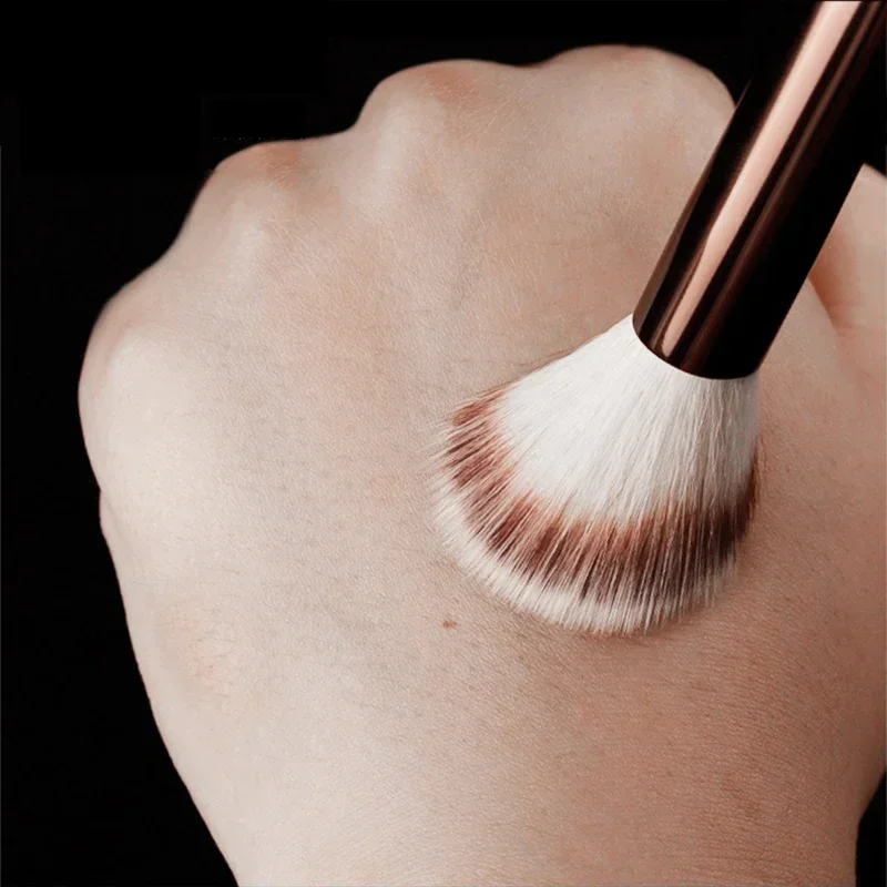 Blush Brush No.15 Angled Stippling Contour Makeup Brush with Soft synthetic hair Alumininum Handle Makeup Brushes