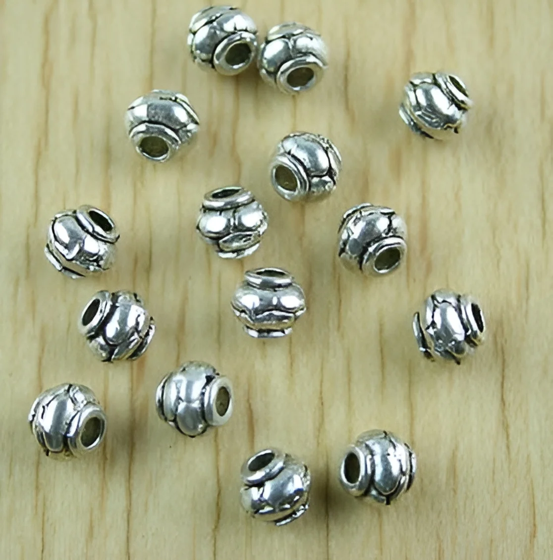 

80pcs 6.2x5.3mm ,hole is 2.2mm Alloy matel tibetan silver vintage spacer beads HWH1526