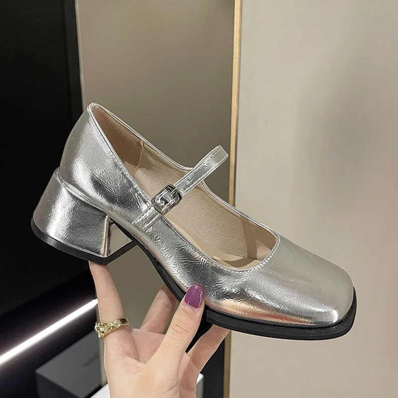 Srebrne buty na grubym obcasie Mary Jane Shoes Women 2022, Buckle Strap Square Toe Pumps Woman Med Heele Patent Leather Shoes Female