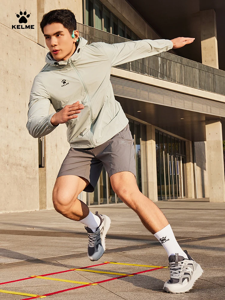 

Kelme Men's Running Jacket Thin Hooded Raincoat Outdoor Running Windproof Water Proof Jacket Fitness Mountaineering Windbreaker