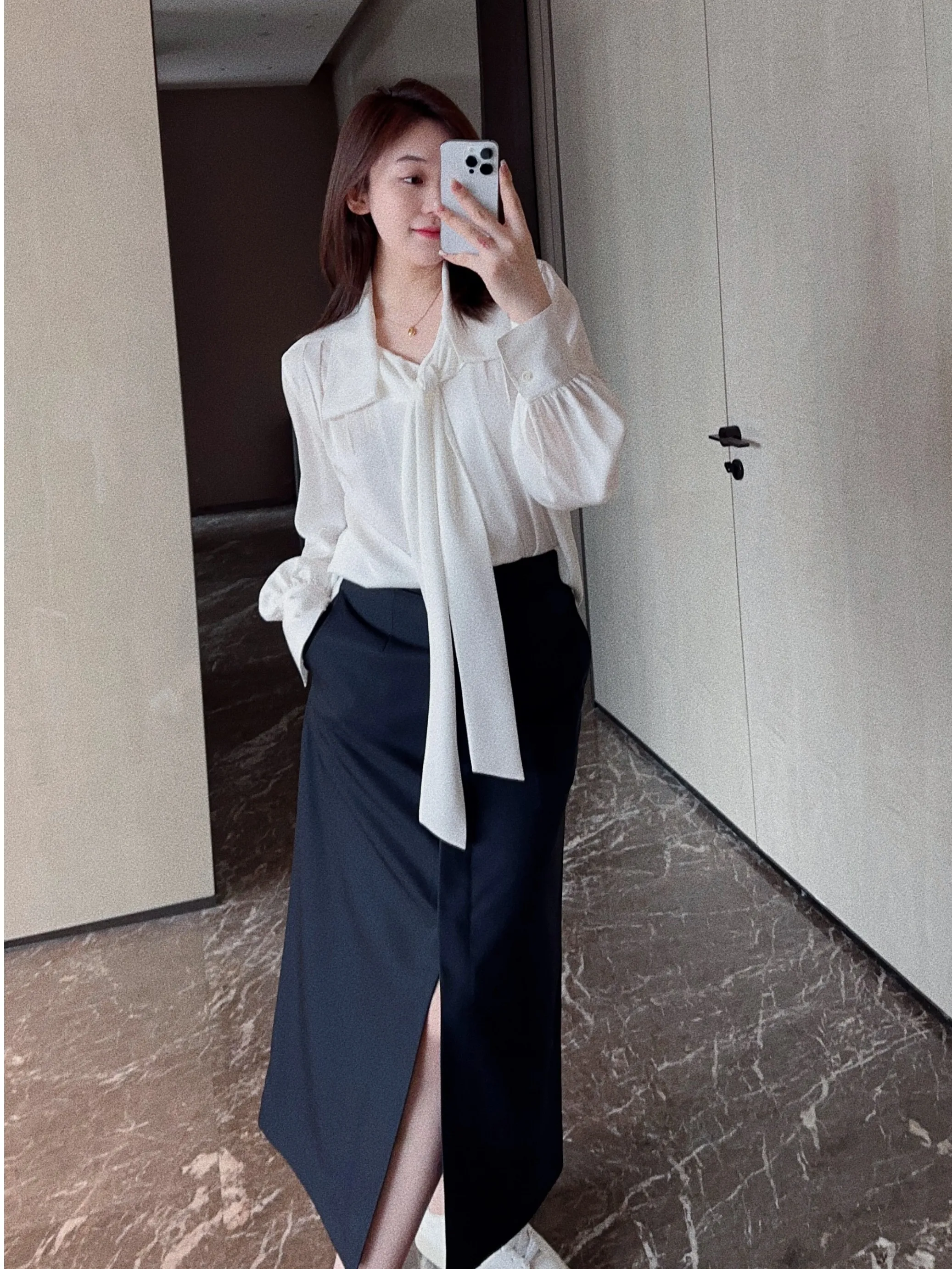 

OSENSO Early Autumn Slimming Casual Versatile Scarf Collar irt Small ence Design CS230835 Women's Long Sve irt