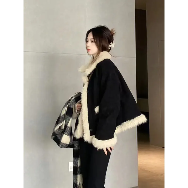 2024 New Thickened Spliced Fake PU Leather Coat Winter Fur Integrated Fashion Loose Fit Jacket Lamb Wool Elegant Wear N85