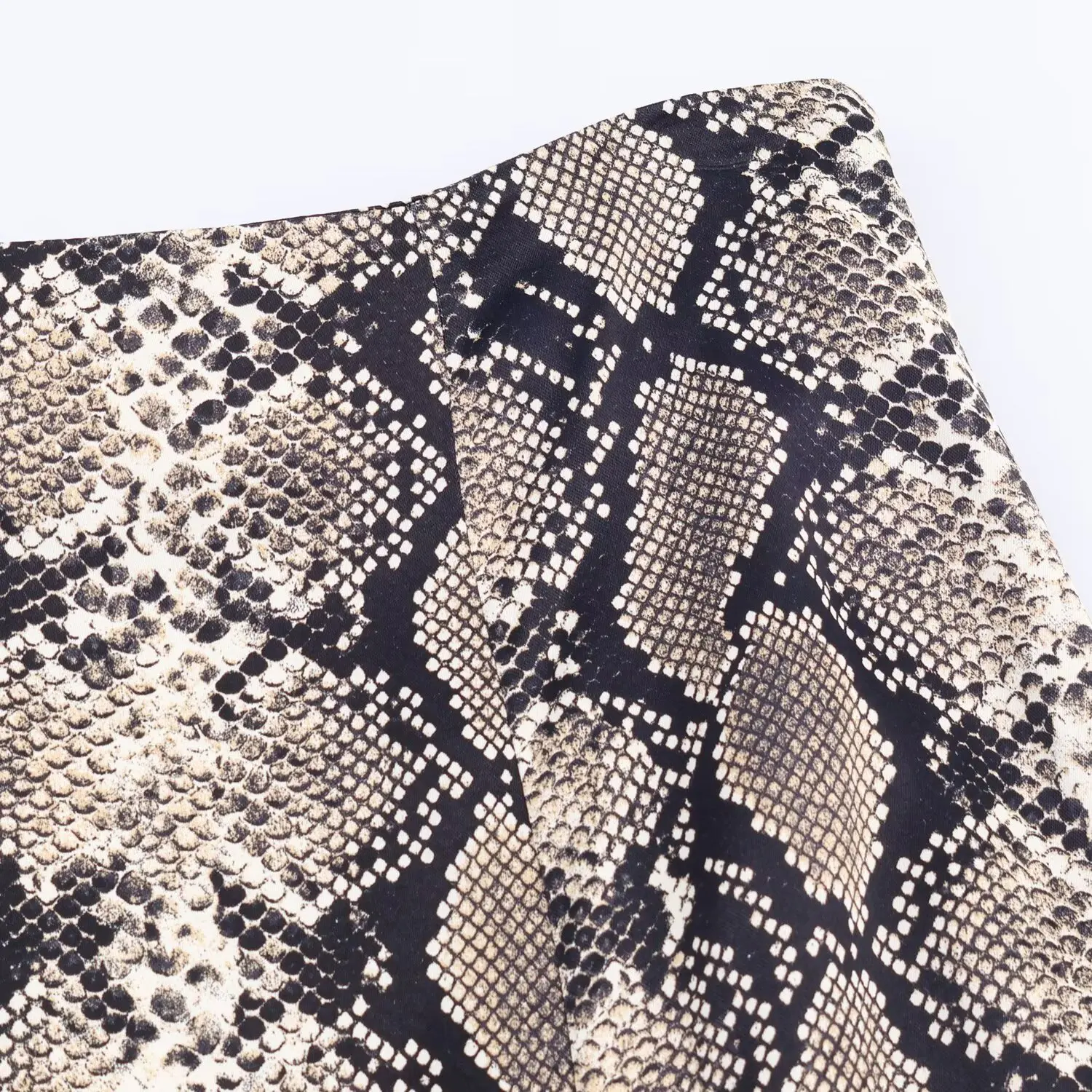 Falda media con estampado de animales por debajo de la rodilla para mujer, falda de satén de seda Vintage para primavera y otoño, falda acampanada de leopardo elegante para mujer