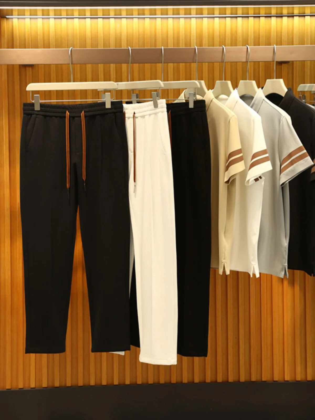 

Легкая роскошная серия, облегающие крутые, гладкие, удобные летние повседневные брюки для мужчин, прямые брюки, свободная посадка, повседневная одежда