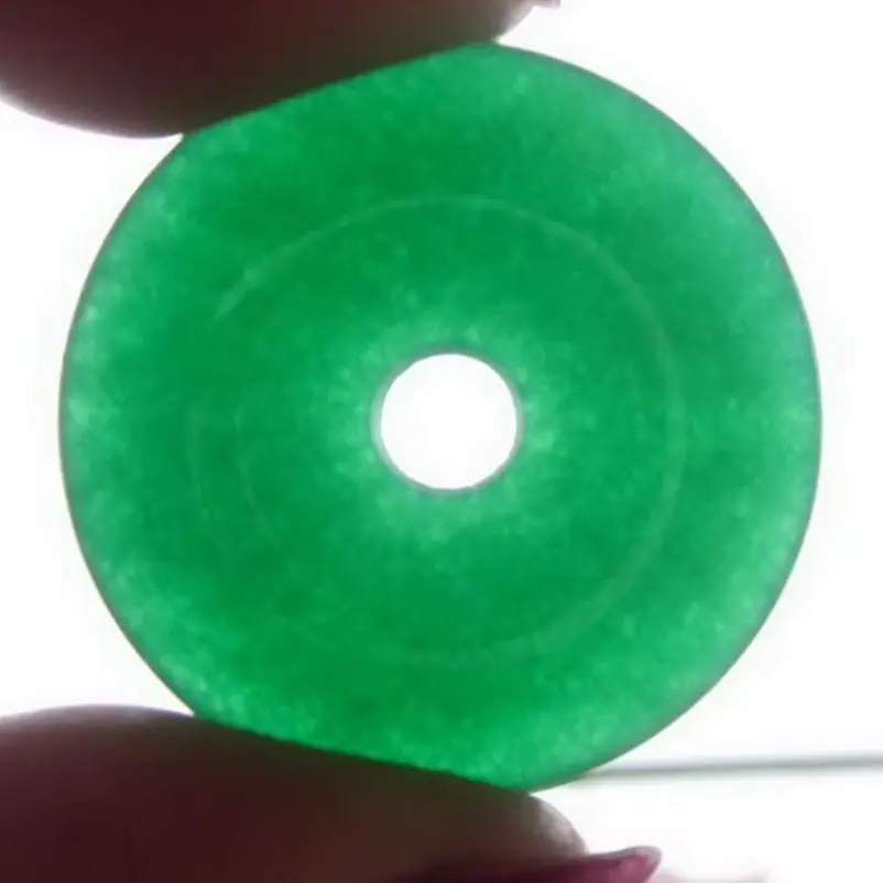 

10pcs Chinese Natural Green Jade Hand-Carved Harmony Pendants