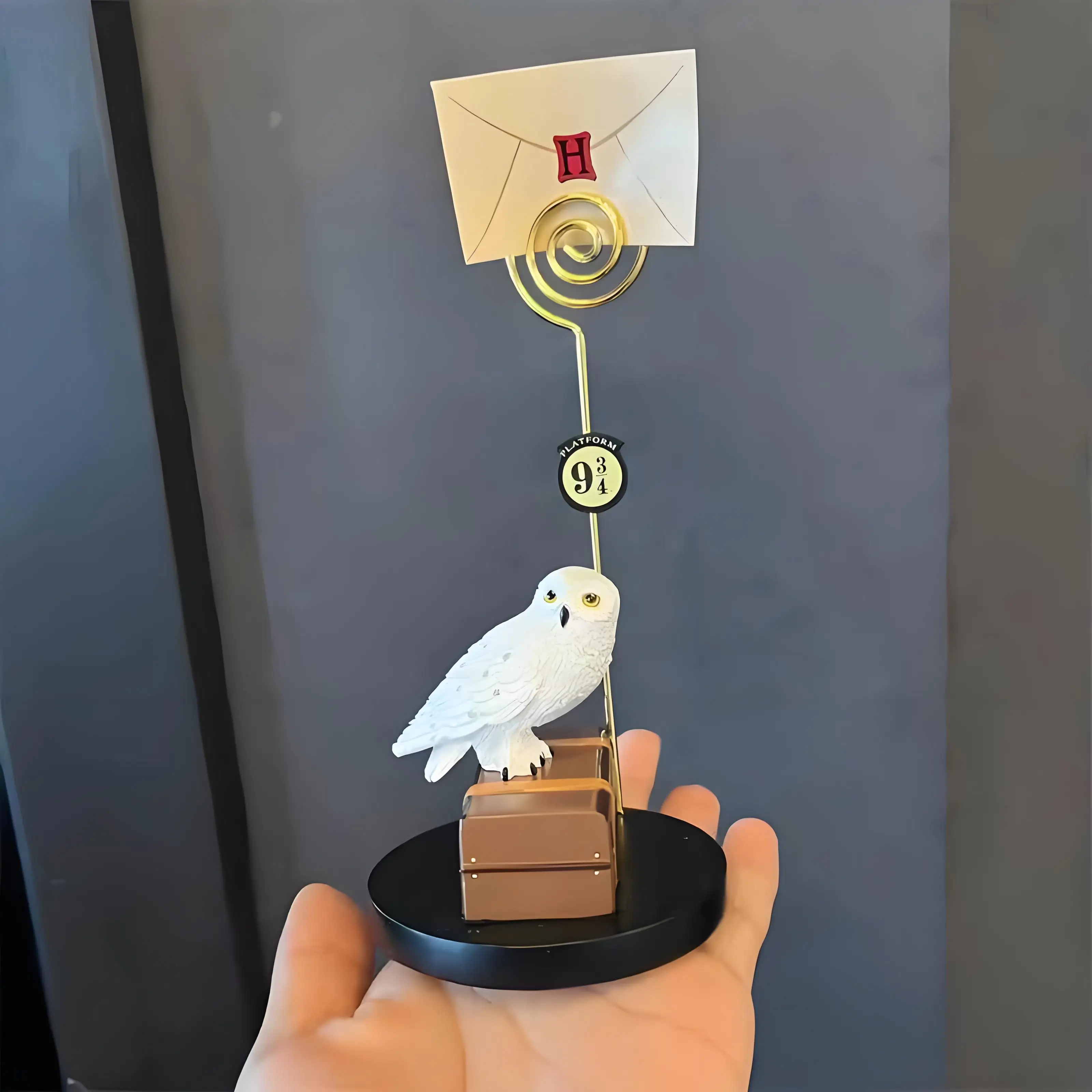

Beijing Film Park Magician Memorabilia Heidi Photo Holder Snow Messenger Owl Note Card Desk Decoration Student Gift