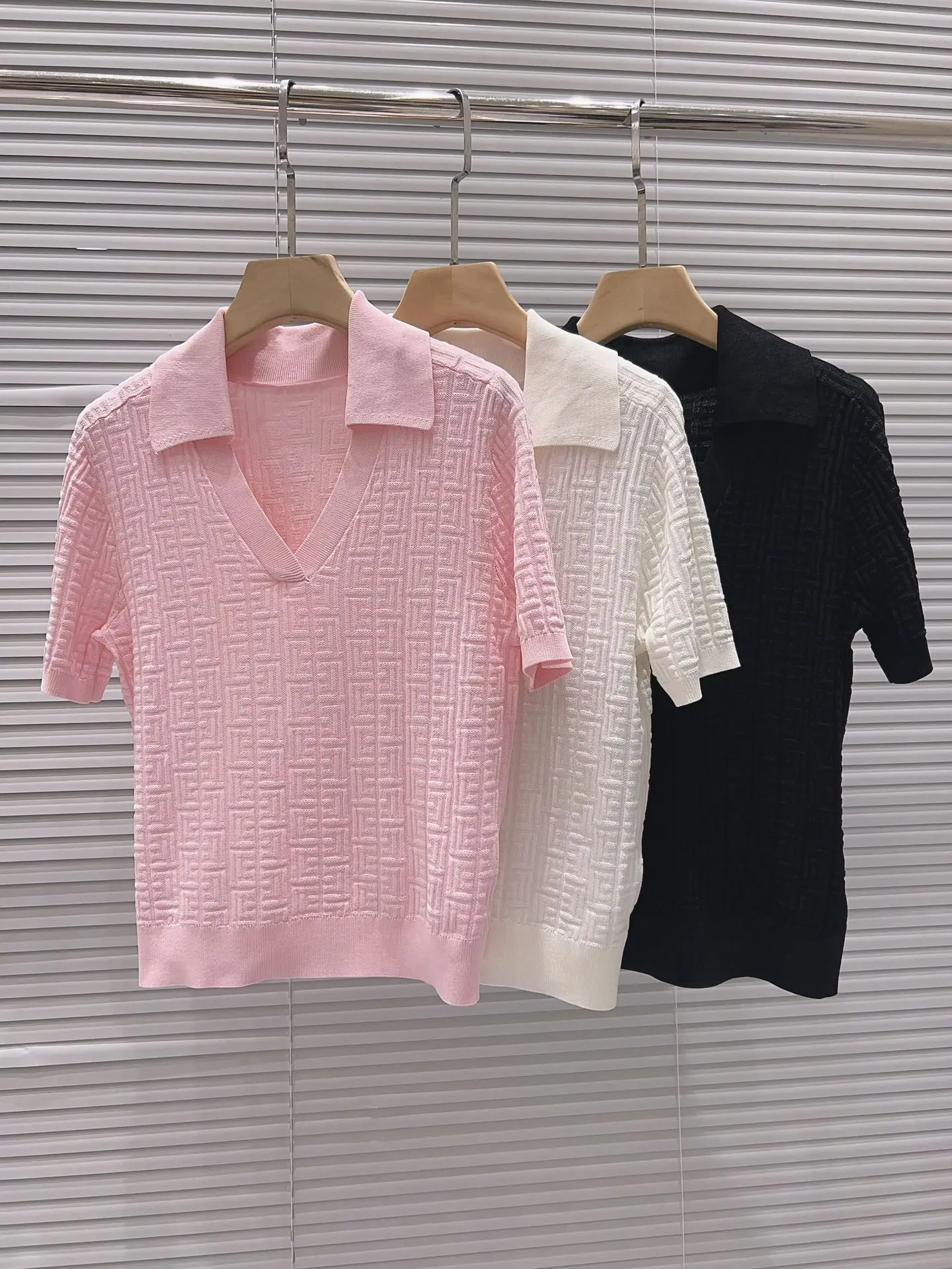 

Elegant Knitted Short Sleeve Neck T-Shirt Parisian Luxury Feel Premium Version Women's Fashion Summer Casual Wear