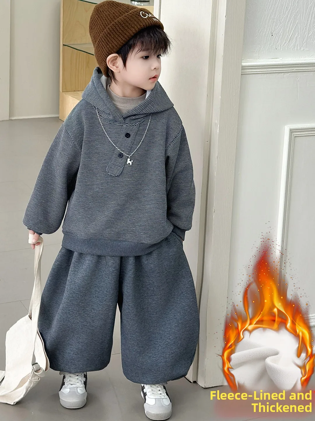 ensemble-raye-double-polaire-pour-garcons-ideal-pour-l’automne-et-l’hiver-comprenant-un-pantalon-a-jambes-amples-et-un-sweat-a-capuche-ensemble-en-deux-pieces-vetements-pour-bebe-de-style-coreen-a-la-mode