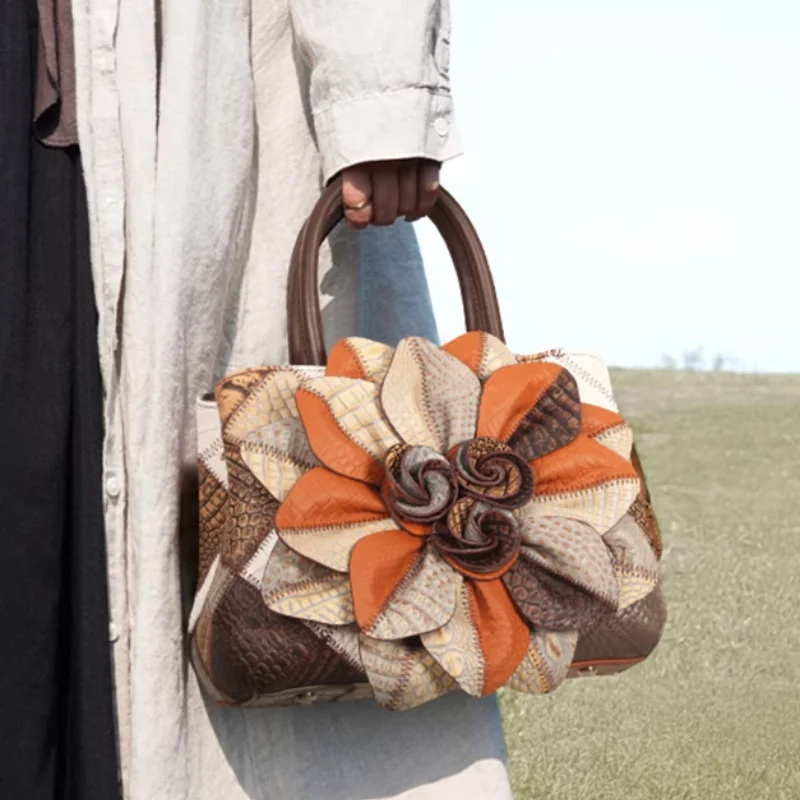 

Versatile, Large-capacity, Cowhide, Niche Design, Fashionable Commuting Single-Shoulder Bag Handbag