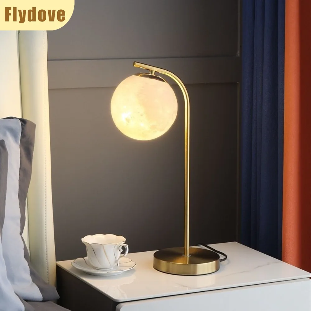 

Modern LED Brass Desk Lamp Minimalist Creative Living Room Bedroom Hotel Bedside Table Atmosphere Decoration Lighting Fixtures