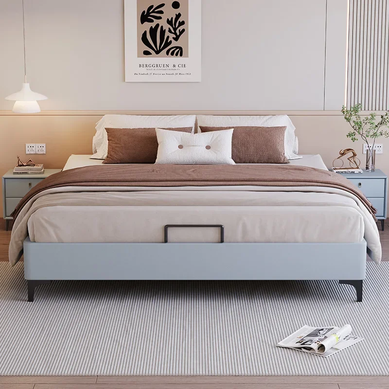 سرير رئيسي حديث وبسيط، شقة صغيرة، رف، بدون مسند ظهر، حافة دافق، بدون بجانب السرير. #2