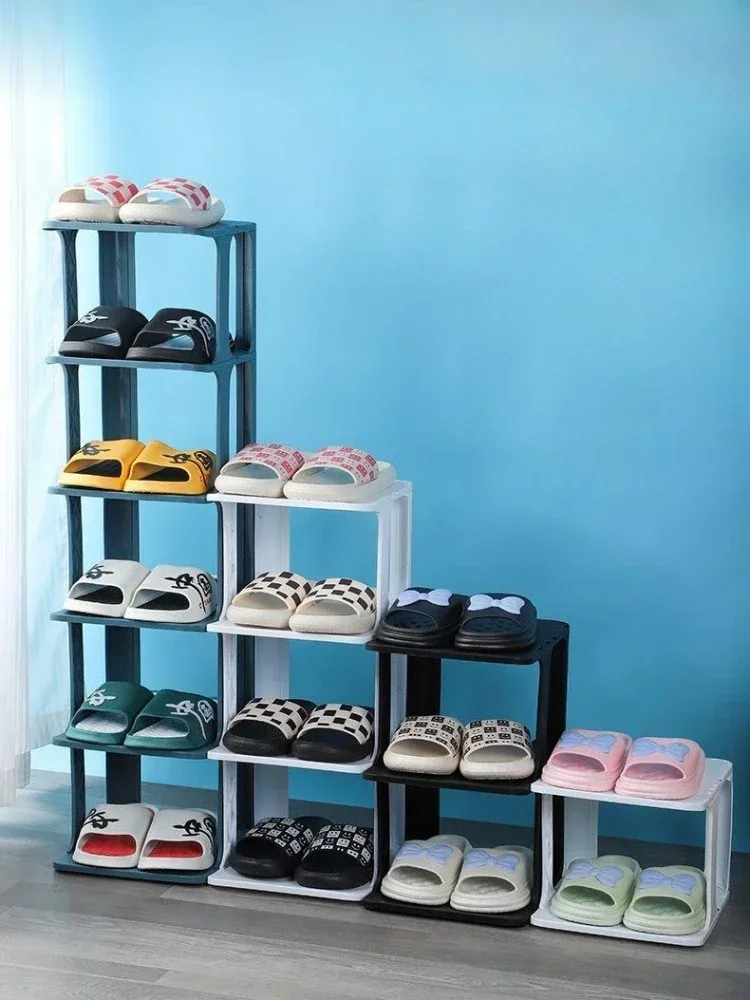 A shoe rack on the stairs, a simple rental house entrance ramp, and a step decoration