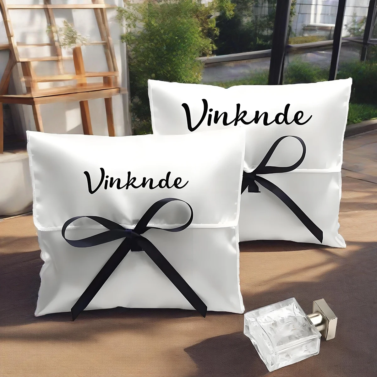 

Customed White Silk Satin Jewelry Envelope Gift Bags Logo With Bow Ribbon Packaging Pouch For Rings Wedding Favors Guests Candy