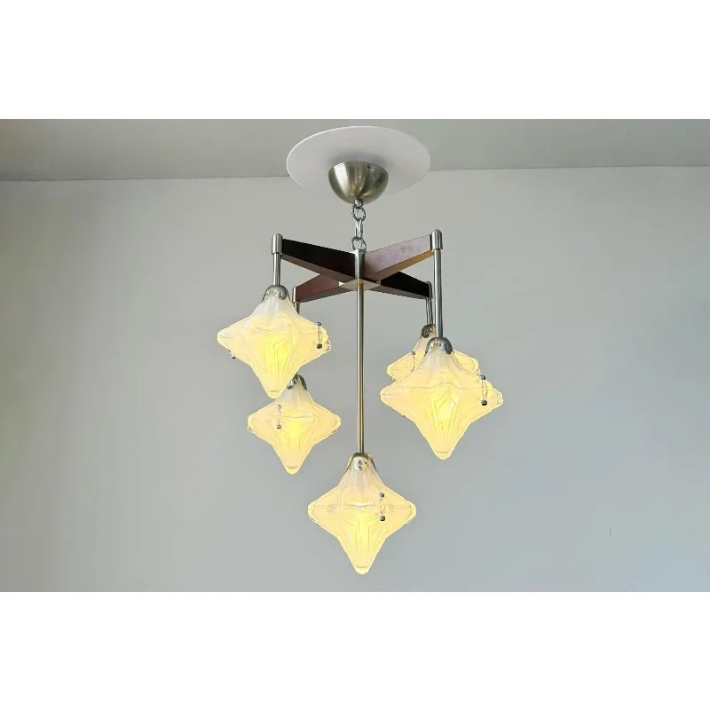 High-end American French medieval living room chandelier, Bauhaus star lamp, warm retro bedroom lamp feeling dining room lamp