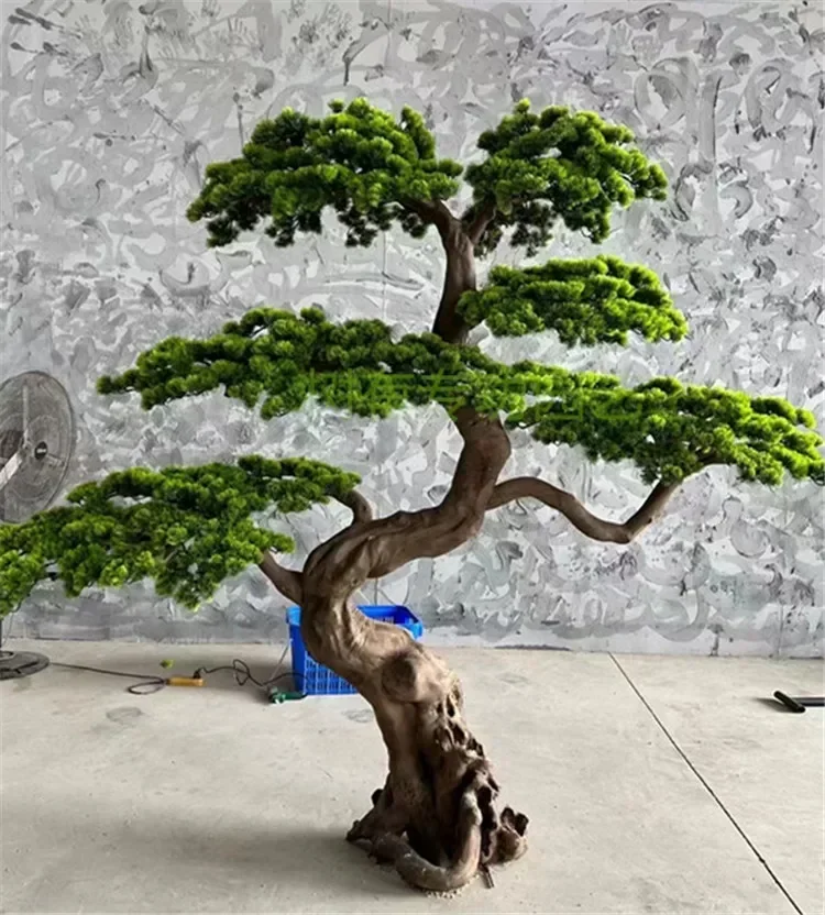 Simulated welcome pine, fake tree, large cedar, Arhat beauty pine shopping mall hotel solid wood decoration modeling