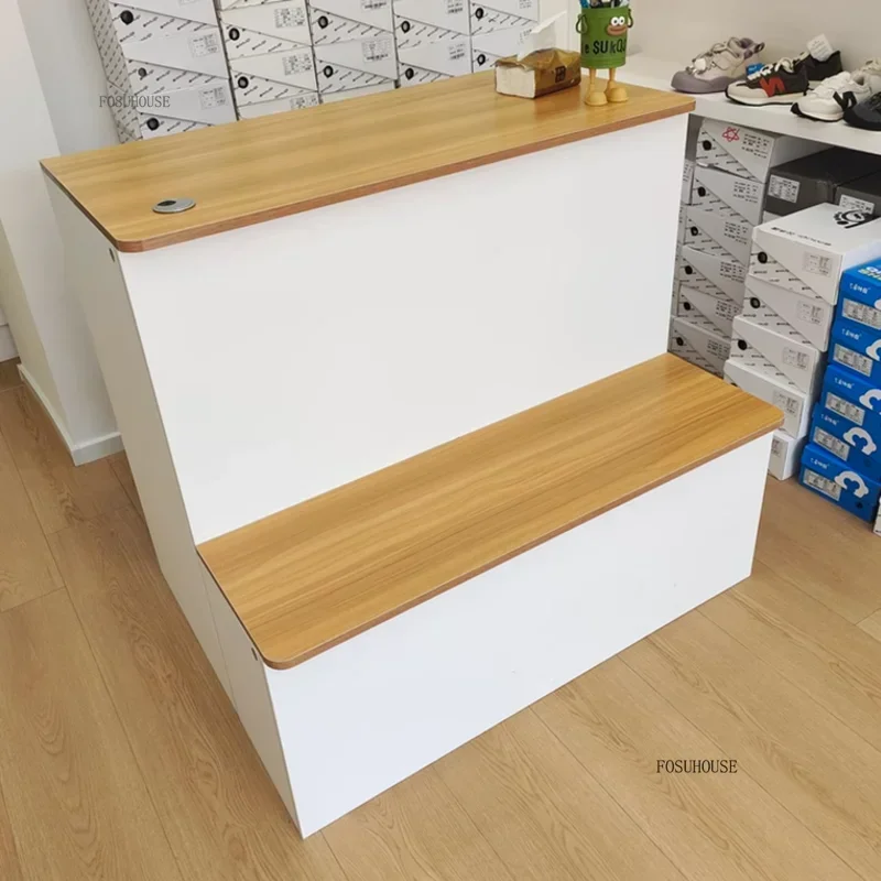 مكتب الاستقبال الفاخر متجر الملابس أمين الصندوق بسيط متجر الملابس النسائية طاولة بار صغيرة صالون تجميل شركة مكتب الاستقبال B