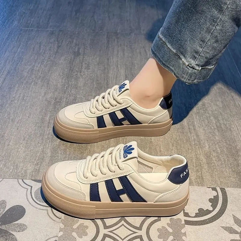 Women's Vulcanize Shoes Design Round Toe Lace Up Sports Casual Women's Sneaker Shoes Comfortable flat shoes zapatos de mujer