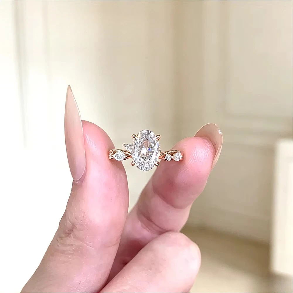 Medieval 925sterling silver elegant and versatile pigeon egg-shaped cat-eye finger ring with sparkling diamonds,exquisite design