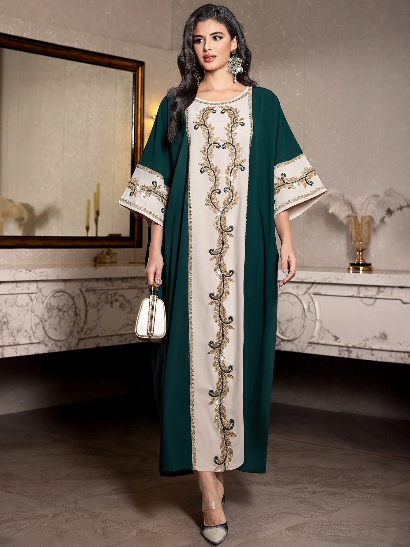 Abaya Dubai Luxury Kaftan Eid Djellaba Muslim Women Dresses Beading Embroidery Abayas Ramadan Islam Clothing Caftan Robe Femme