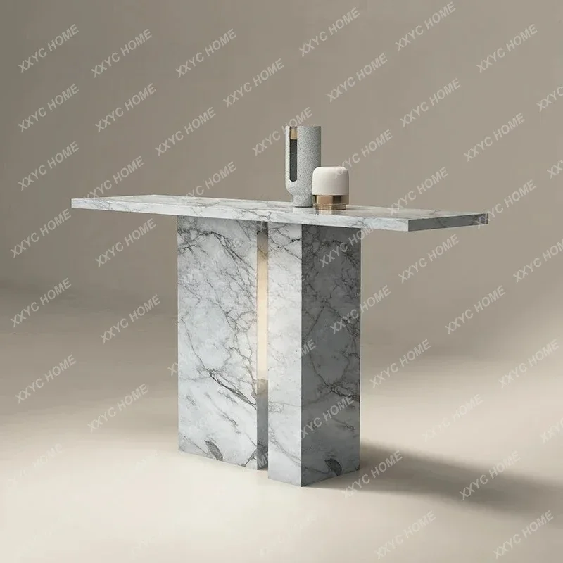 A  Entry porch table against the wall about strips case strips Italian marble