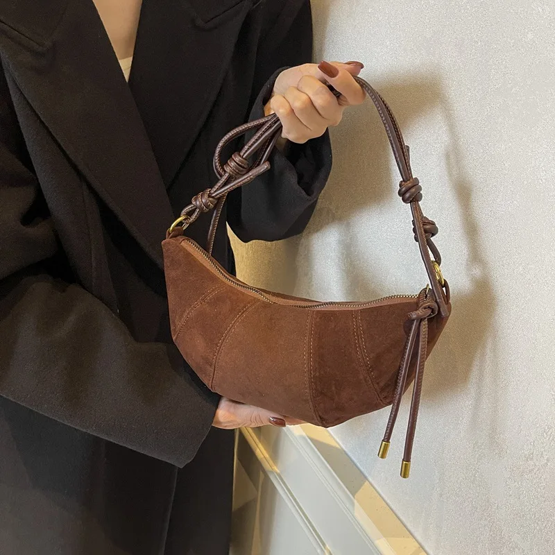 

Women's Croissant Shape Crossbody Shoulder Bag Solid Color Soft Handbag with High-Quality Zipper for Daily Use And Commuting