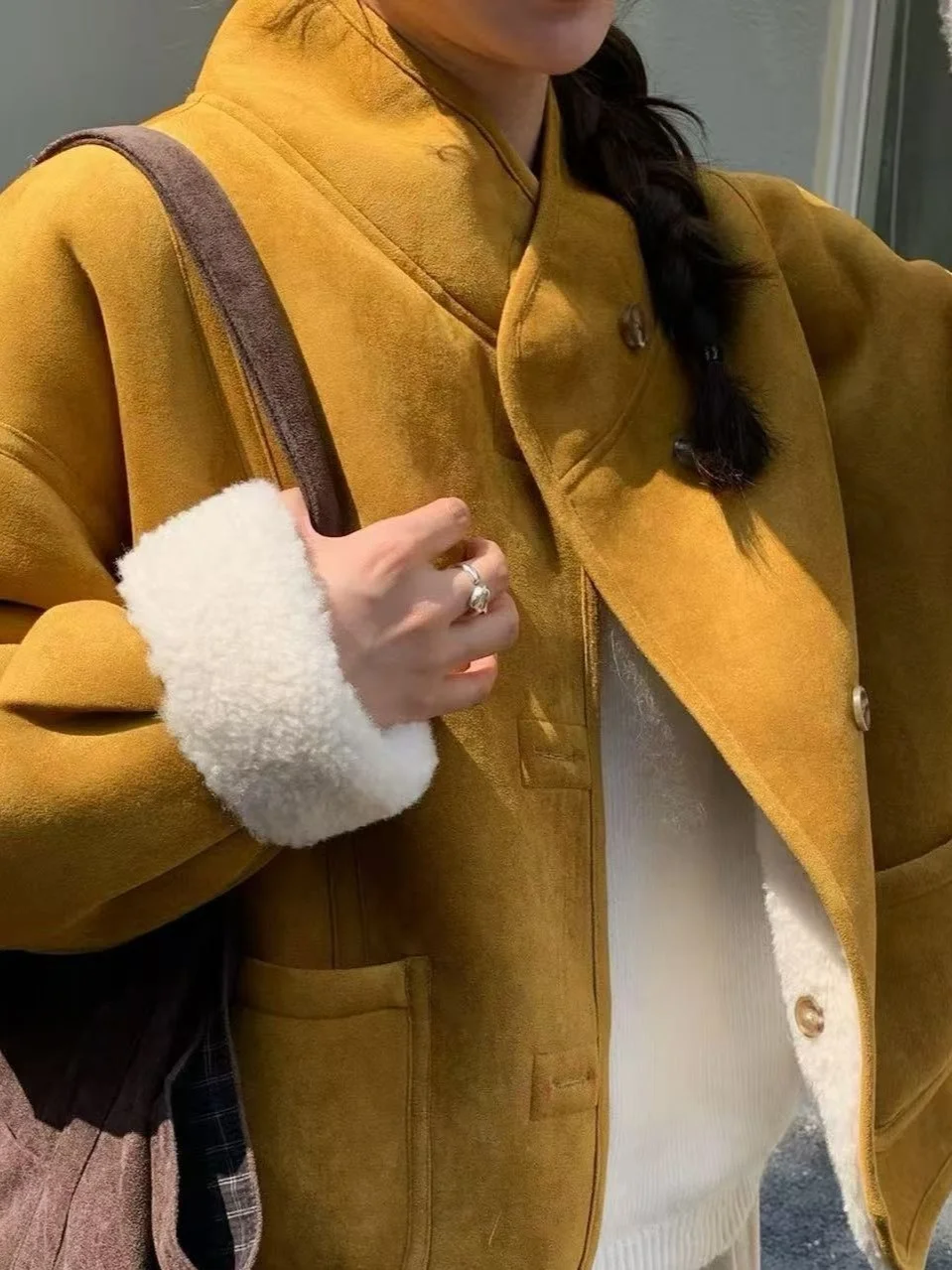 Retro koreańska kurtka damska z kołnierzem stójką, z imitacji futra i skóry, ocieplana, dwustronna, zimowa, modna.