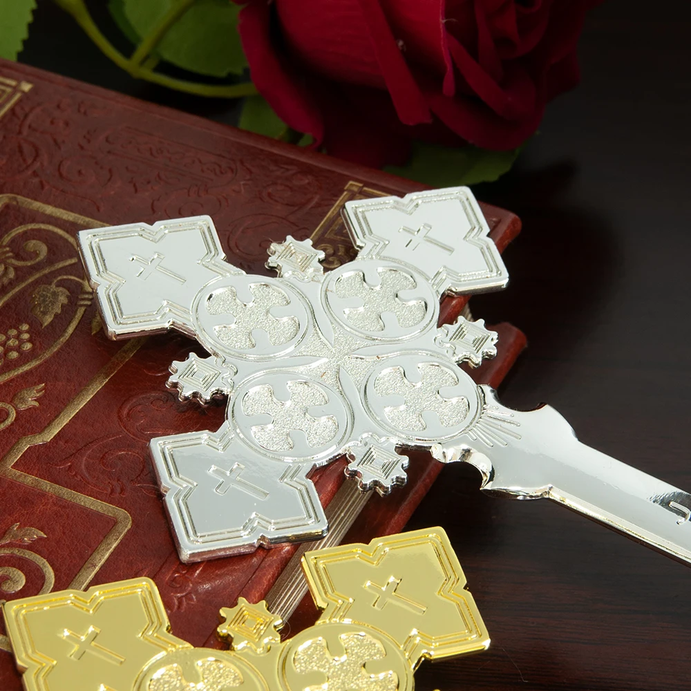 Christian Cross Church Prayer Ceremony Items Carrying Lightweight Alloy Material, Exquisite Carvings, Festival Gifts