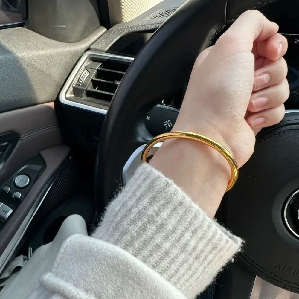 Pulsera sólida de moda, brazalete de Color dorado de acero inoxidable, pulseras simples que no destiñen para mujer