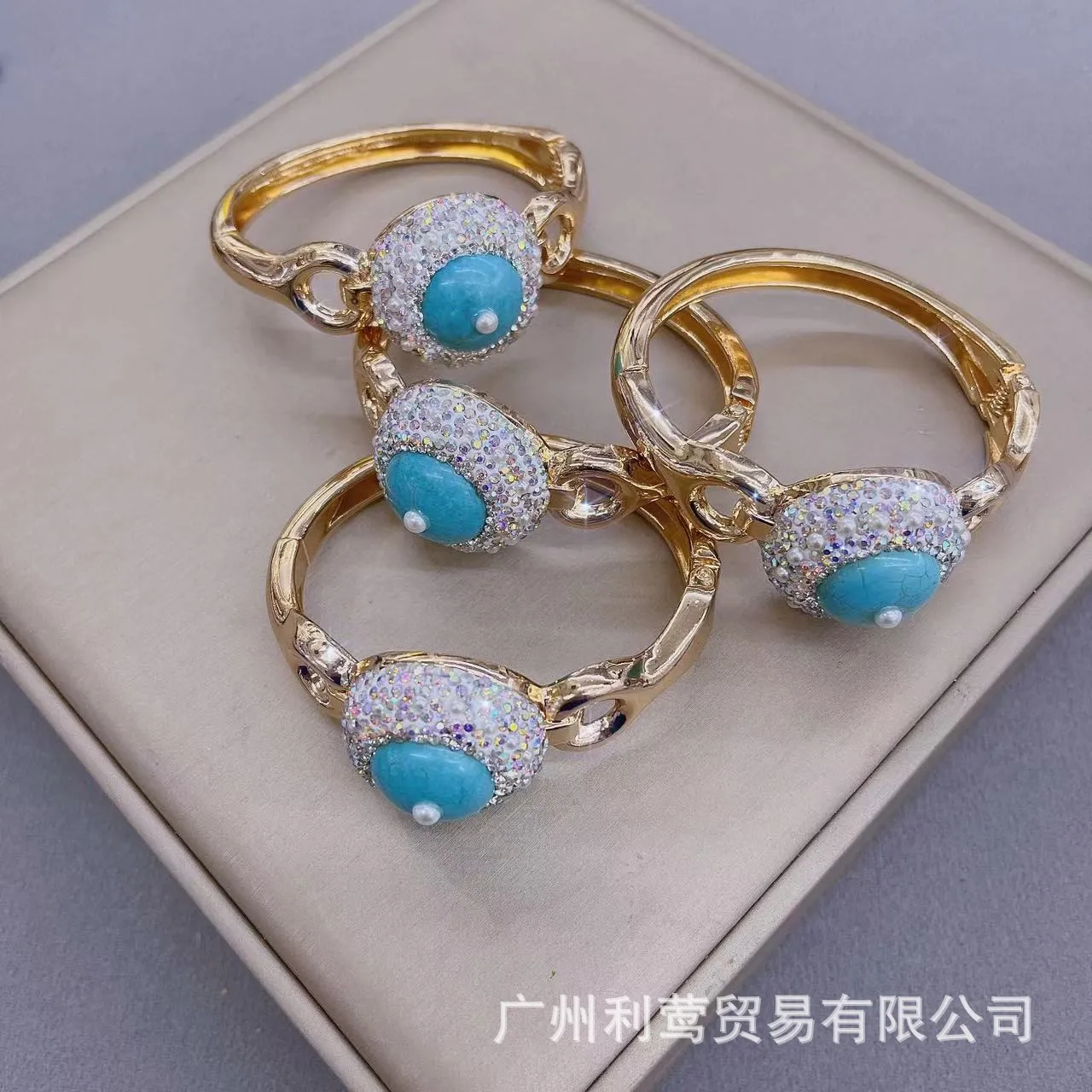 

Natural turquoise jewelry European French niche personalized inlaid pearl color retention electroplating live bracelet wholesale