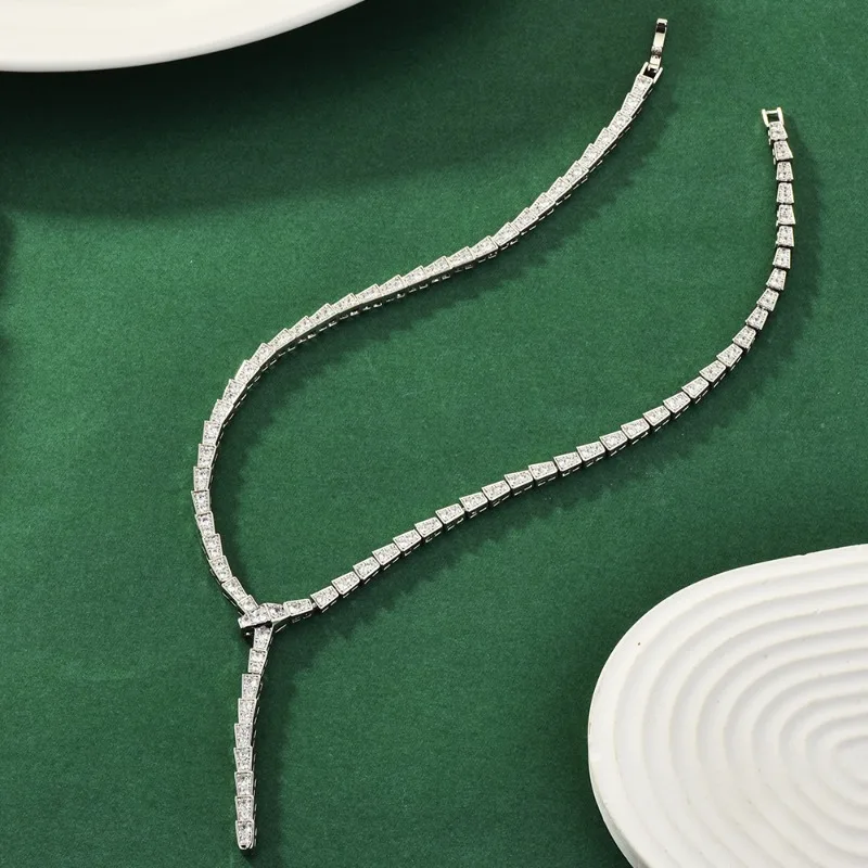 

Snake-shaped necklace, light luxury collarbone chain, fashionable and versatile, high-end snake collar