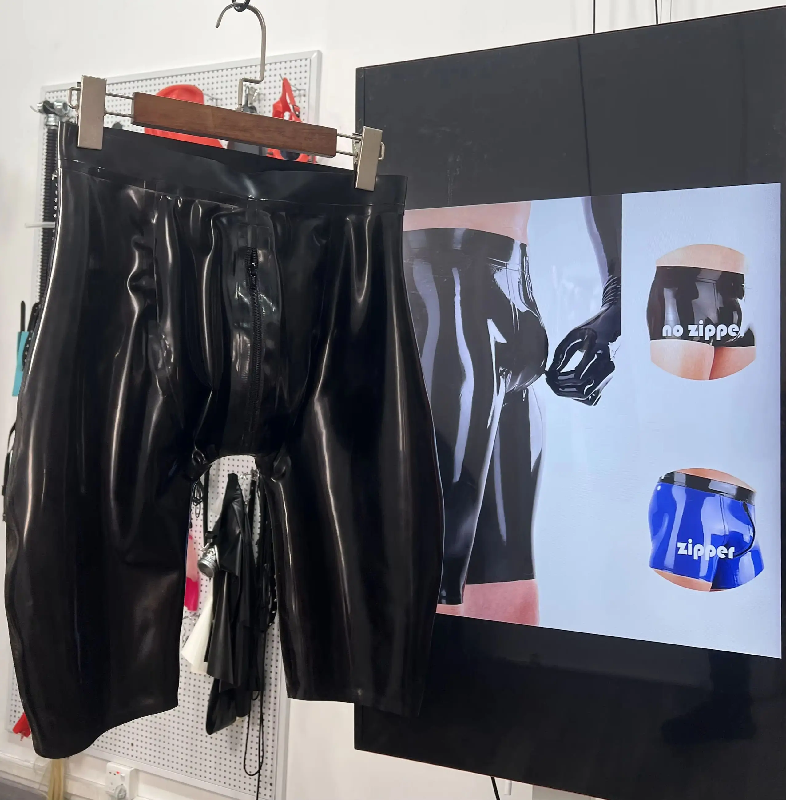 

Men Black Rubber Shorts Pants High Waist Fashion Streetwear Bottom with Smooth Silhouette Perfect Pairing Casual Looks