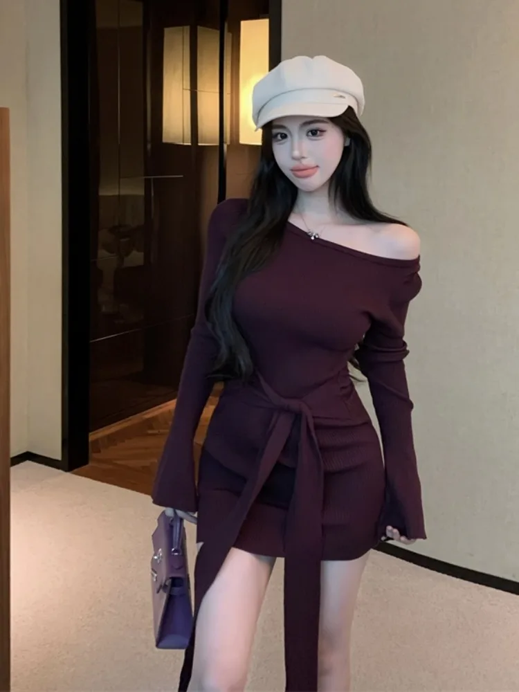 

Платье Pure Desire с одним открытым плечом, длинным рукавом и завязками на талии, короткое, фиолетовое, осеннее, с завязками на талии, для создания сексуального образа