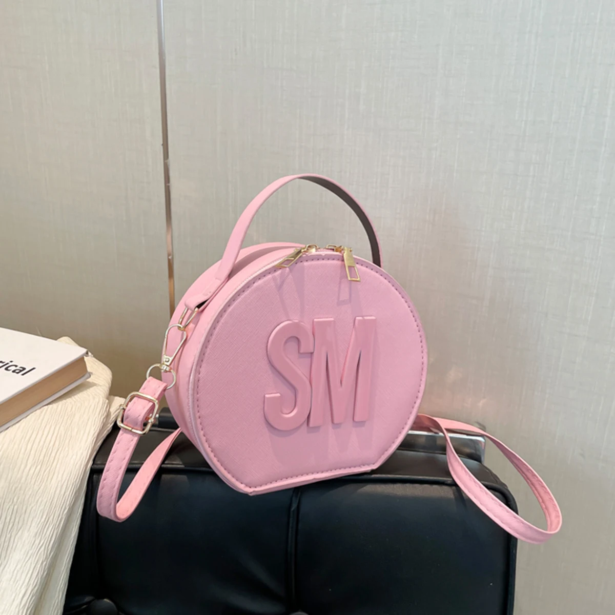 

Сплошная цветная женская стеганая сумка через плечо из искусственной кожи с 3D-монограммой, легкая молния, регулируемый ремень, повседневные поездки на работу, магазины