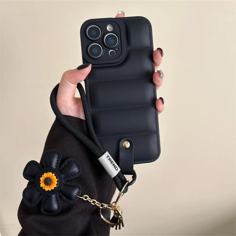 Funda de teléfono con cordón y chaqueta de plumón a la moda para IPhone 17 Air 16E 16 15 14 13 Pro Max 12 11 X XR XS Plus, funda suave de TPU con correa para la muñeca