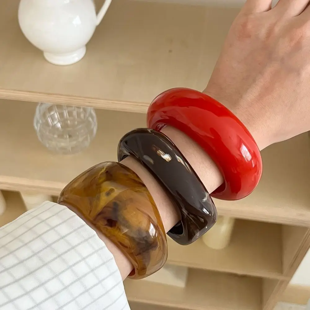 البوهيمي الاكريليك الإسورة تلطخ الأقلية تصميم غير النظامية واسعة سوار مجوهرات اكسسوارات الدوبامين الرجعية اليد الدائري النساء