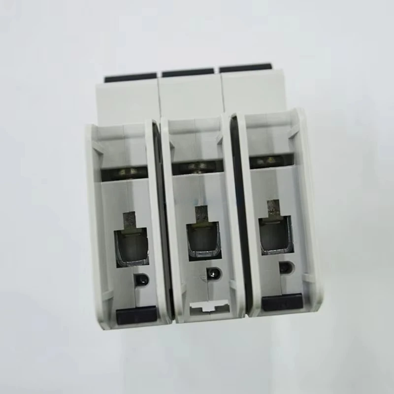 100% New and Original EATON Mini Circuit Breaker FAZ-C40 3-NA