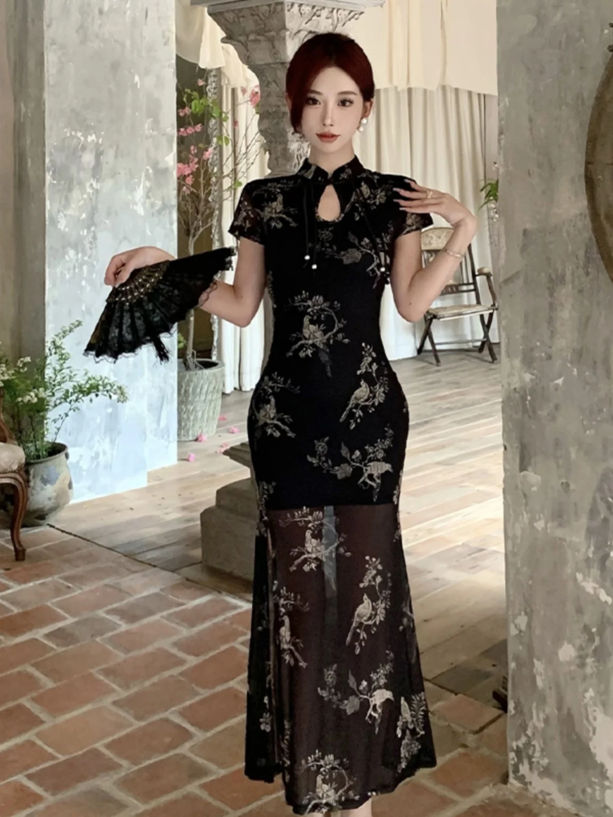 

Новое китайское платье-ципао для молодых женщин, приталенное, с высоким разрезом, коротким рукавом, с принтом, из смесового полиэстера и хлопка.