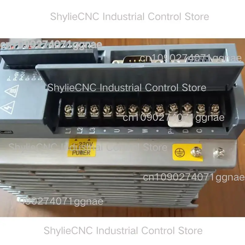 Second hand DS3E-20P7-PFA 0.75KW driver tested OK and shipped quickly