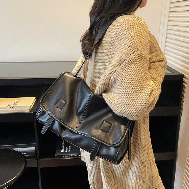 Black Envelope Bag Simple Caual Large Capacity Shoulder Bag For Women Soft Leather Messenger Bag Business Handbaga Laptop Bag