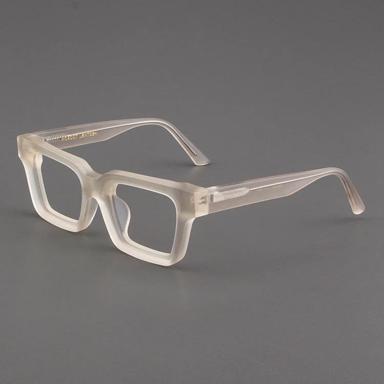 New thick sheet metal frame for fashionable and versatile glasses that can be paired with nearsighted sunglasses