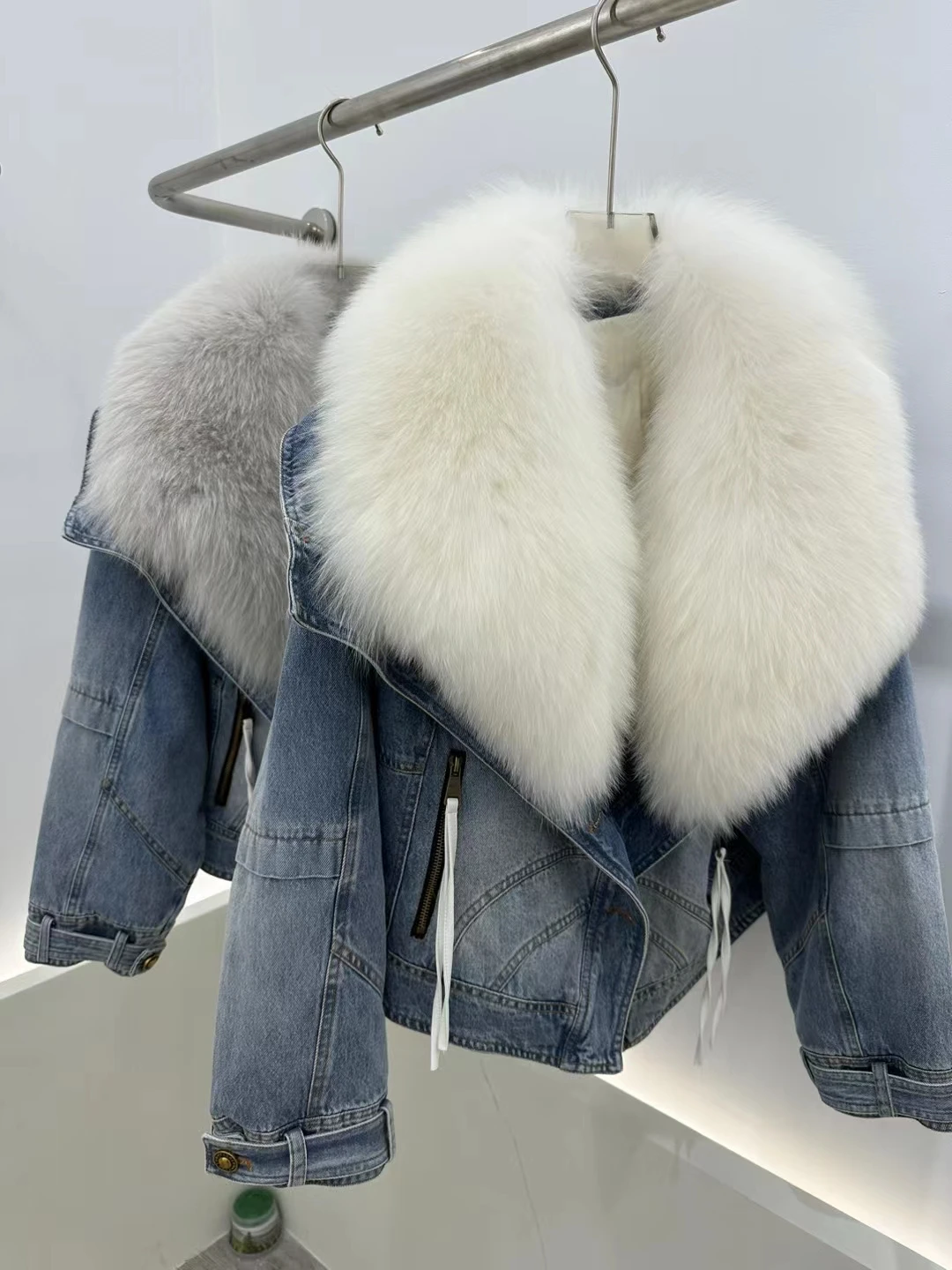 2023 Hot Sales New Fashion Denim Goose Down Big White Fox Fur Collar Detachable Goose Down Filling Inner Lining High-End Jacket