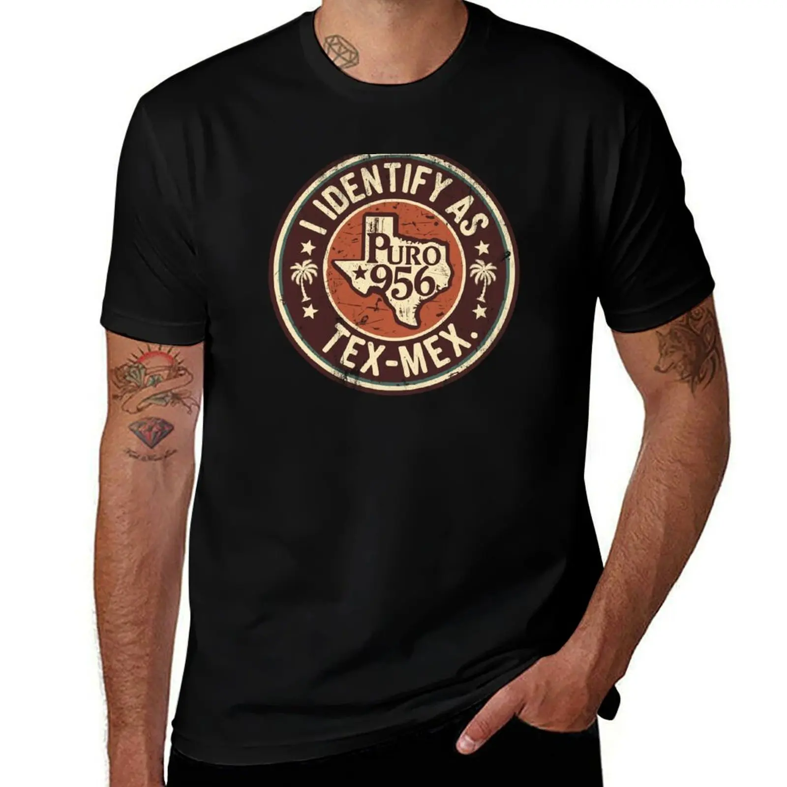 Tex-Mex Badge of Honor – Proudly Puro 956 Camiseta de trabajo para exteriores para hombre